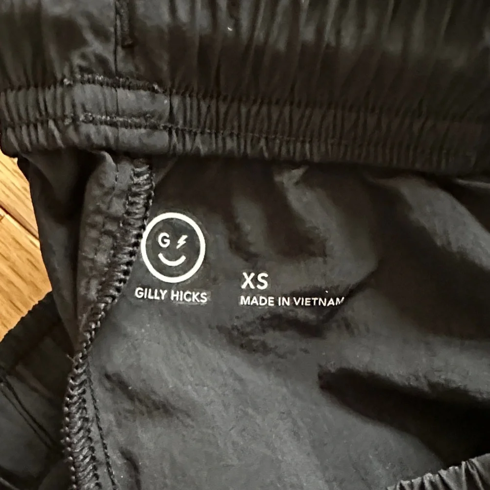 Gilly Hicks Black Cargo Jogger Wind Pants - Picture 2 of 2